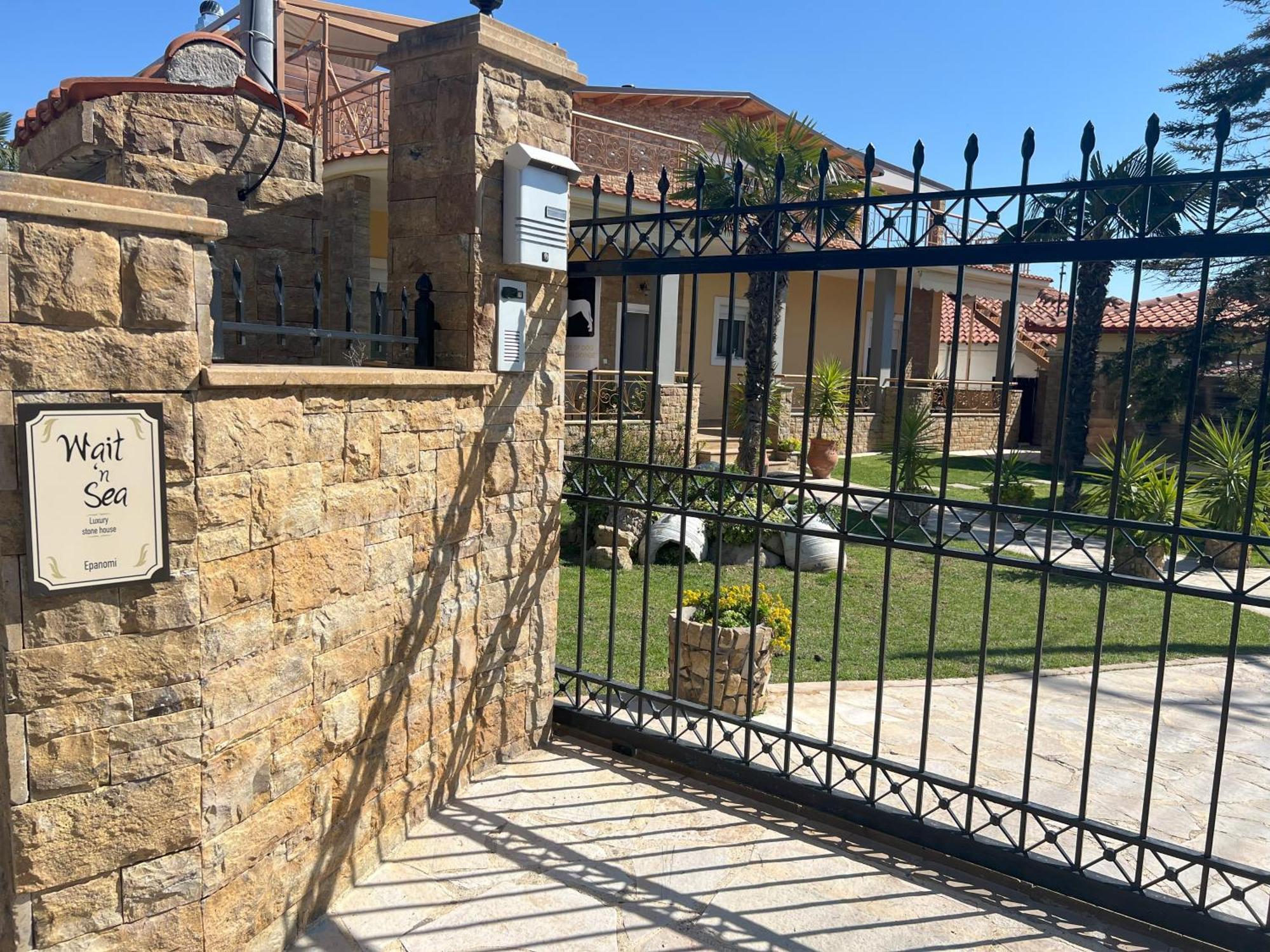 Doormat# Wait 'N Sea, Jacuzzi, Luxury Stone House Apartment Epanomi Bagian luar foto